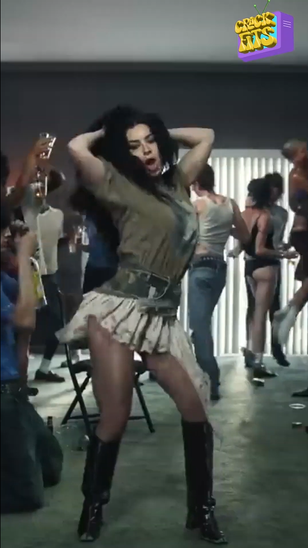 Crack Fits วันนี้ไปดูแฟชั่น MV เพลง GUESS ของ Charli xcx (ft. Billie Eilish)