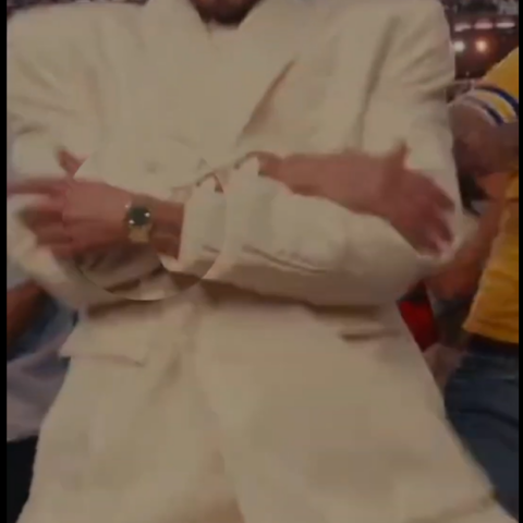 Crack Fits วันนี้ ไปดูแฟชั่นของ BAD BUNNY จาก SUPERBOLW HALFTIME Show